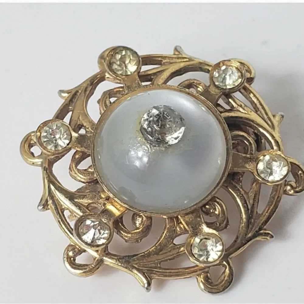 VINTAGE JELLY BELLY Goldtone Brass & Rhinestone Pin Brooch